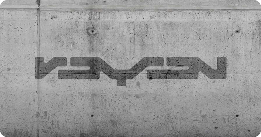 Identité visuelle — logo Seven sur béton